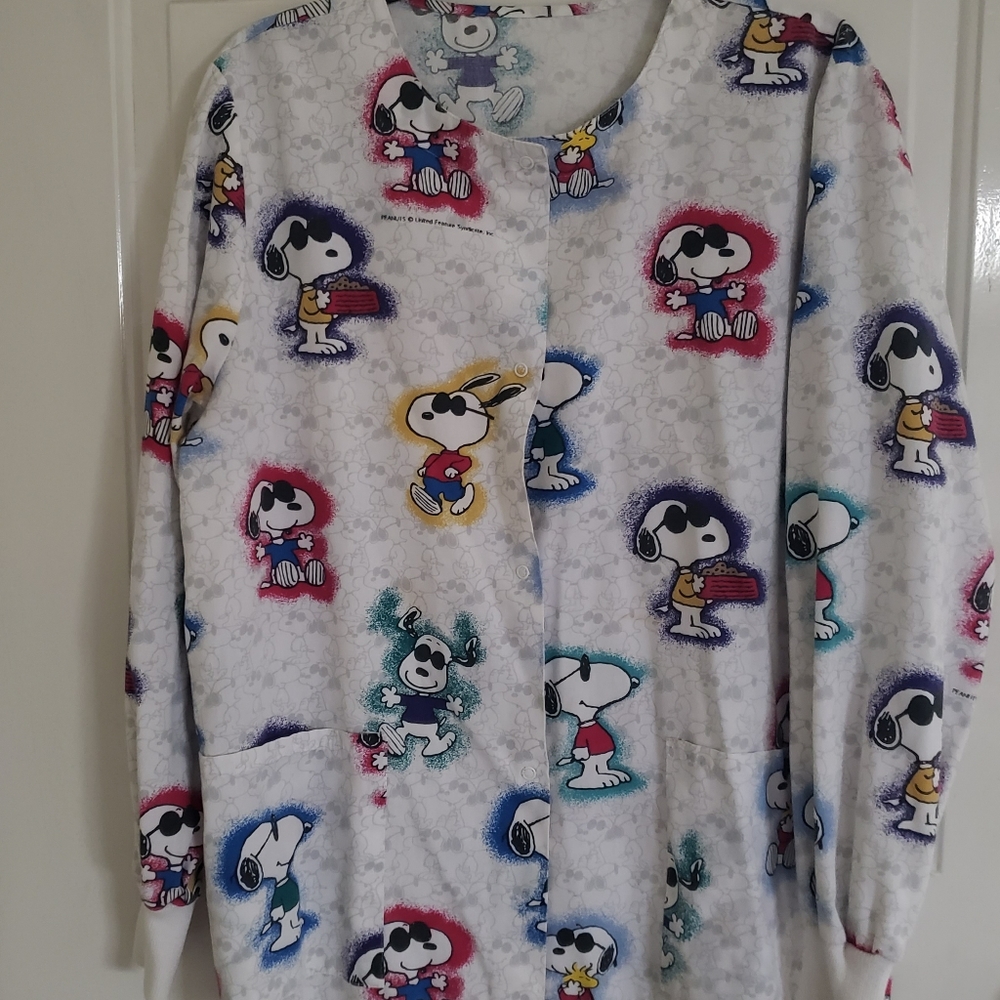 Women Scrub Snoopy Size Medium